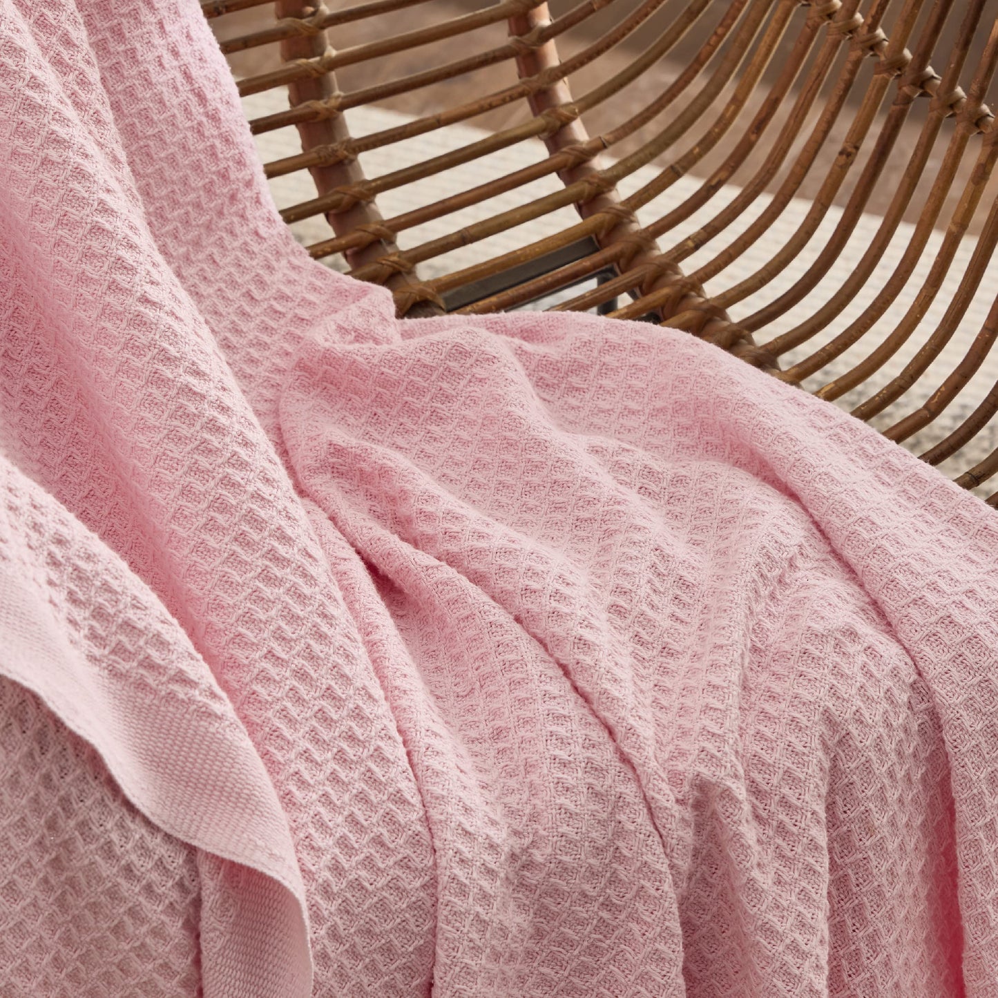 Bedsure 100% Cotton Blankets Queen Size for Bed - Waffle Weave Blankets for Summer, Lightweight and Breathable Soft Woven Blankets for Spring, Pink, 90x90 Inches